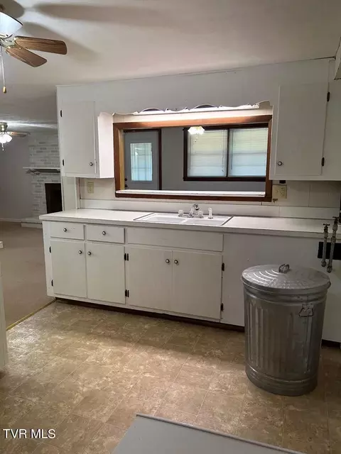 Kitchen - 18451 Benhams Road Bristol Va 24202, Bristol, VA 24202 photo 6 of 6