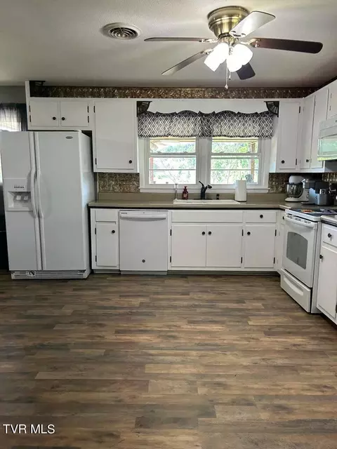 Kitchen - 18451 Benhams Road Bristol Va 24202, Bristol, VA 24202 photo 4 of 6