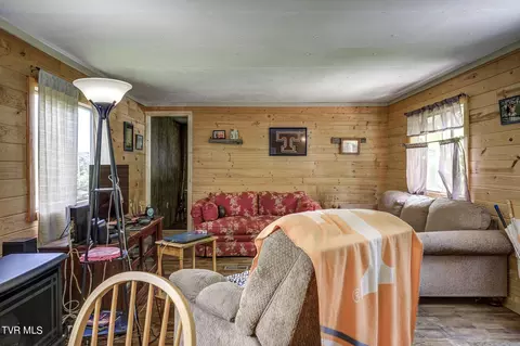 Living - 206 Oak Street Erwin Tn 37650, Erwin, TN 37650 photo 1 of 1