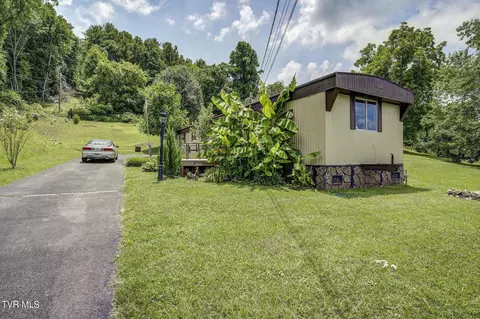 Exterior - 206 Oak Street Erwin Tn 37650, Erwin, TN 37650 photo 4 of 6