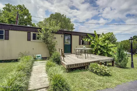 Exterior - 206 Oak Street Erwin Tn 37650, Erwin, TN 37650 photo 1 of 6