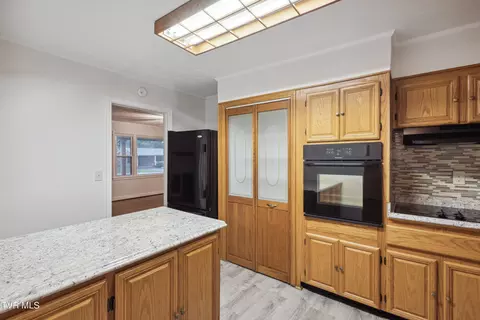 Kitchen - 705 9th Street Erwin Tn 37650, Erwin, TN 37650 photo 4 of 4
