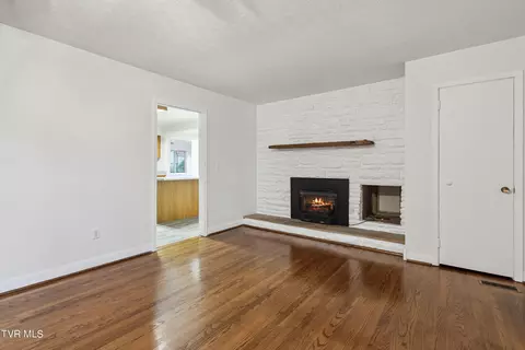 Living - 705 9th Street Erwin Tn 37650, Erwin, TN 37650 photo 1 of 3