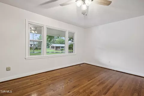 Living - 705 9th Street Erwin Tn 37650, Erwin, TN 37650 photo 2 of 3