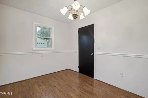 Dining - 705 9th Street Erwin Tn 37650, Erwin, TN 37650 photo 1 of 1