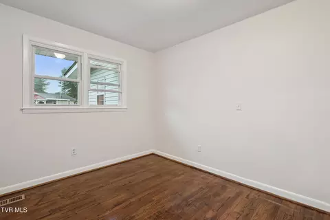 Bedroom - 705 9th Street Erwin Tn 37650, Erwin, TN 37650 photo 5 of 7