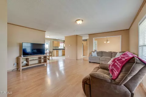 210 Clark Road Bristol Tn 37620, Bristol, TN 37620 photo 6