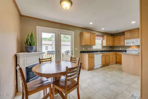 210 Clark Road Bristol Tn 37620, Bristol, TN 37620 photo 9