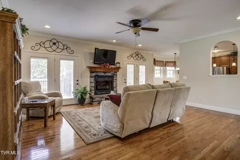 Living - 203 Old Farm Road Erwin Tn 37650, Erwin, TN 37650 photo 3 of 3