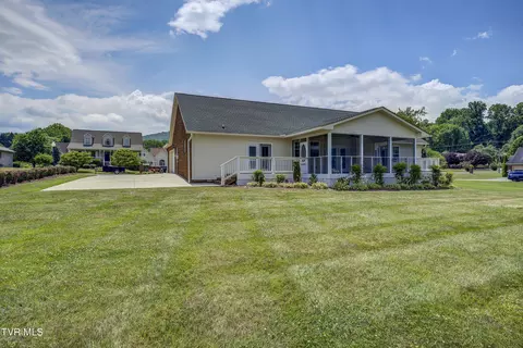 Exterior - 203 Old Farm Road Erwin Tn 37650, Erwin, TN 37650 photo 4 of 8