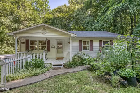 387 E Hillcrest Drive Mountain City Tn 37683, Mountain City, TN 37683