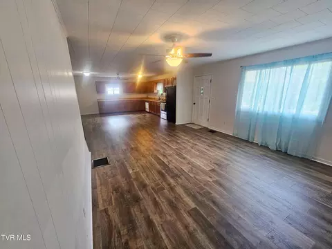 Living - 5643 Freeman Road Wise Va 24293, Wise, VA 24293 photo 3 of 4