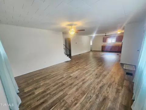 Living - 5643 Freeman Road Wise Va 24293, Wise, VA 24293 photo 2 of 4