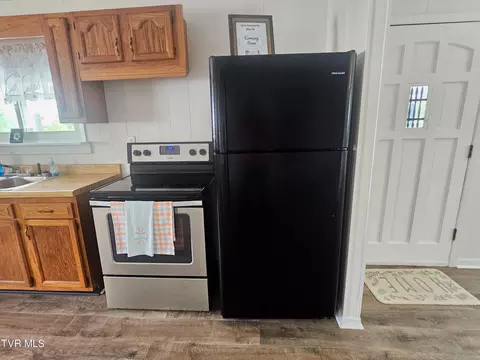 Kitchen - 5643 Freeman Road Wise Va 24293, Wise, VA 24293 photo 4 of 5