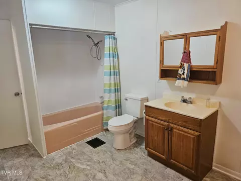 Bath - 5643 Freeman Road Wise Va 24293, Wise, VA 24293 photo 4 of 5