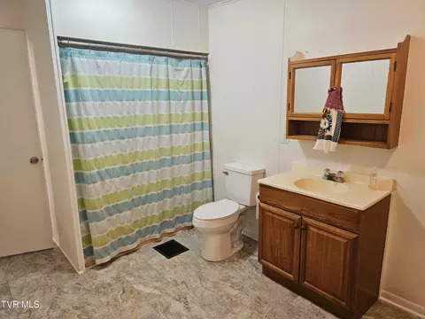 Bath - 5643 Freeman Road Wise Va 24293, Wise, VA 24293 photo 3 of 5