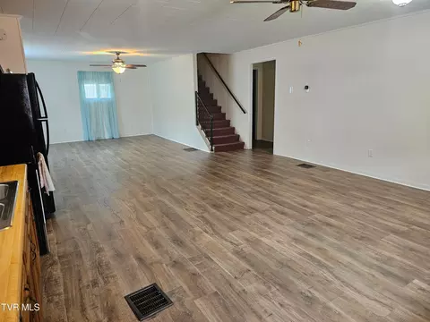 Living - 5643 Freeman Road Wise Va 24293, Wise, VA 24293 photo 4 of 4