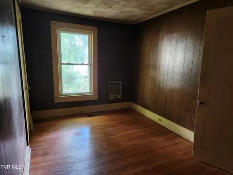 Bedroom - 1126 E Lakeview Drive Johnson City Tn 37601, Johnson City, TN 37601 photo 2 of 4