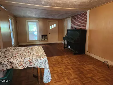 Living - 1126 E Lakeview Drive Johnson City Tn 37601, Johnson City, TN 37601 photo 1 of 1