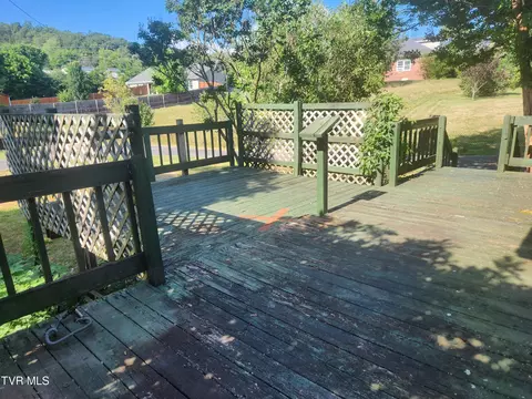 Exterior - 1126 E Lakeview Drive Johnson City Tn 37601, Johnson City, TN 37601 photo 5 of 15