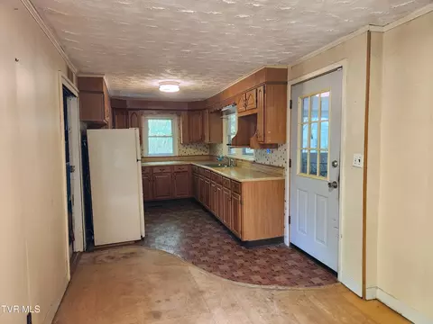 Kitchen - 1126 E Lakeview Drive Johnson City Tn 37601, Johnson City, TN 37601 photo 4 of 4