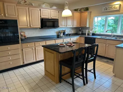 Kitchen - 26182 Beech Hideaway Abingdon Va 24211, Abingdon, VA 24211 photo 4 of 8