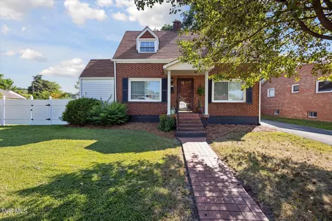 1809 Oakwood Drive Kingsport Tn 37664, Kingsport, TN 37664