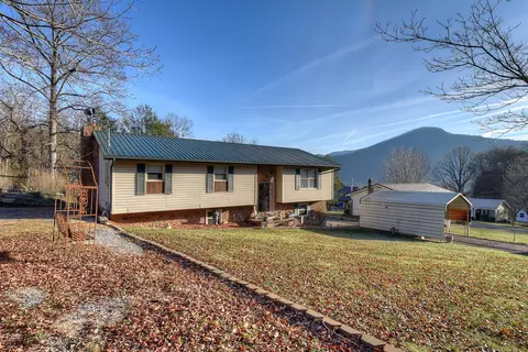 108 Mountain View Circle Hampton Tn 37658, Hampton, TN 37658