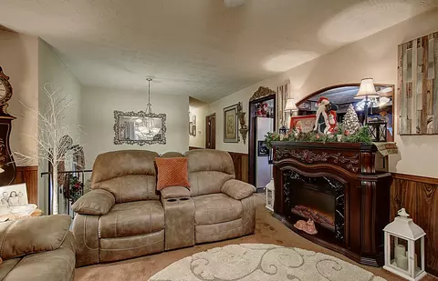 Living - 108 Mountain View Circle Hampton Tn 37658, Hampton, TN 37658 photo 2 of 3