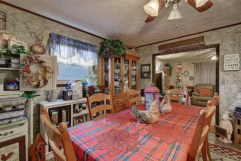 Dining - 108 Mountain View Circle Hampton Tn 37658, Hampton, TN 37658 photo 2 of 2