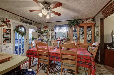 Dining - 108 Mountain View Circle Hampton Tn 37658, Hampton, TN 37658 photo 1 of 2