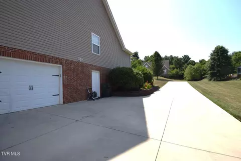15 Grace Meadows Court Gray Tn 37615, Gray, TN 37615 photo 4