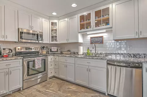 320 Appian Way Greeneville Tn 37745, Greeneville, TN 37745 photo 12