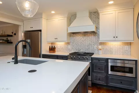 Kitchen - 164 Snyder Road Gray Tn 37615, Gray, TN 37615 photo 3 of 4