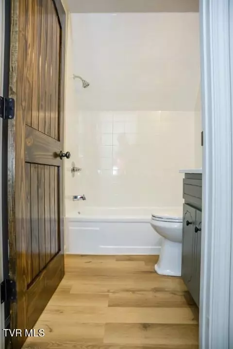 Bath - 136 Stevens Lane Hampton Tn 37658, Hampton, TN 37658 photo 2 of 6