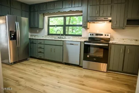 Kitchen - 136 Stevens Lane Hampton Tn 37658, Hampton, TN 37658 photo 3 of 5
