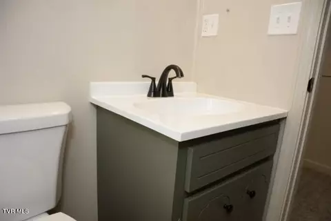 Bath - 136 Stevens Lane Hampton Tn 37658, Hampton, TN 37658 photo 3 of 6