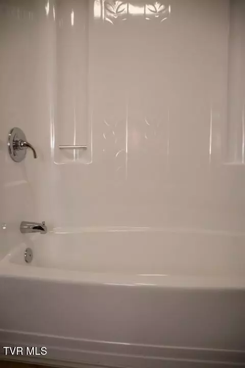 Bath - 136 Stevens Lane Hampton Tn 37658, Hampton, TN 37658 photo 6 of 6