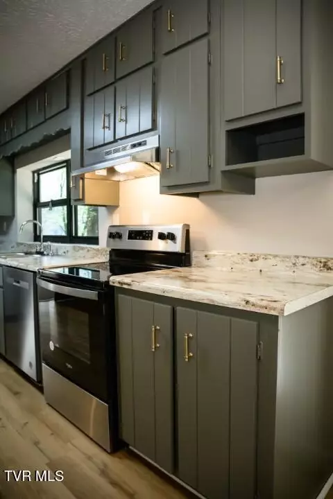 Kitchen - 136 Stevens Lane Hampton Tn 37658, Hampton, TN 37658 photo 1 of 5
