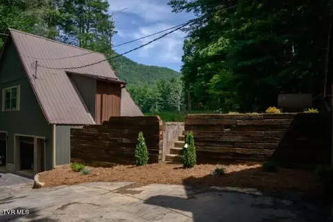 Exterior - 136 Stevens Lane Hampton Tn 37658, Hampton, TN 37658 photo 11 of 22