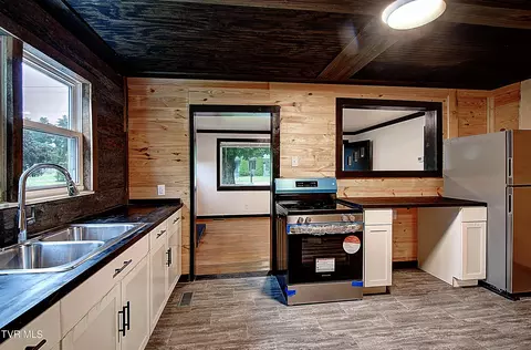 638 First Avenue Hampton Tn 37658, Hampton, TN 37658 photo 15