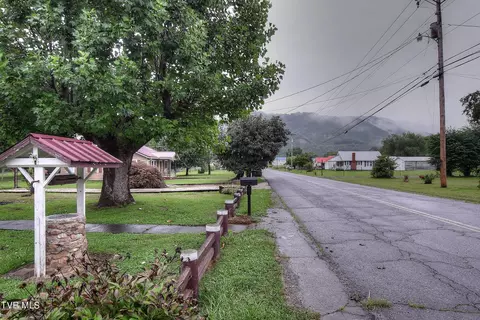 638 First Avenue Hampton Tn 37658, Hampton, TN 37658 photo 31