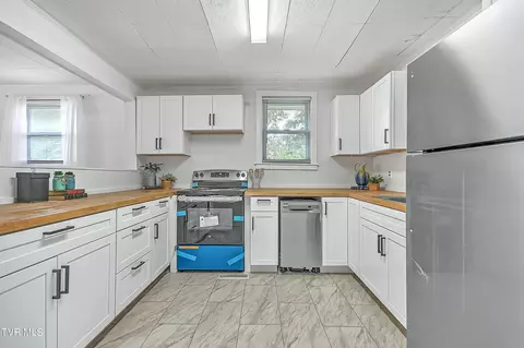 Kitchen - 1310 E Myrtle Avenue Johnson City Tn 37601, Johnson City, TN 37601 photo 2 of 3