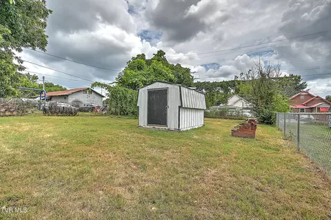 Exterior - 1310 E Myrtle Avenue Johnson City Tn 37601, Johnson City, TN 37601 photo 5 of 7