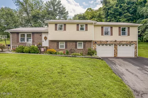 302 Spring Drive Cedar Bluff Va 24609, Cedar Bluff, VA 24609