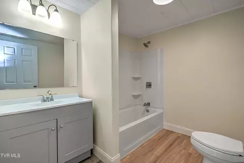 Bath - 209 Mountain View Drive Hampton Tn 37658, Hampton, TN 37658 photo 1 of 1