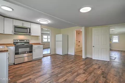 Kitchen - 209 Mountain View Drive Hampton Tn 37658, Hampton, TN 37658 photo 4 of 4