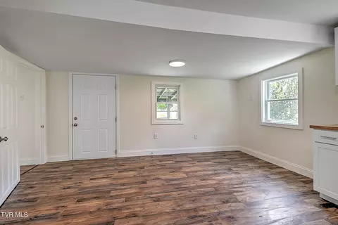 Living - 209 Mountain View Drive Hampton Tn 37658, Hampton, TN 37658 photo 7 of 7