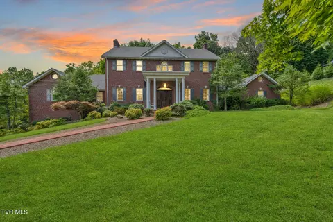 1150 Long Crescent Drive Bristol Va 24201, Bristol, VA 24201