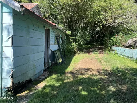 Exterior - 159 Oliver Hollow Road Hampton Tn 37658, Hampton, TN 37658 photo 5 of 7